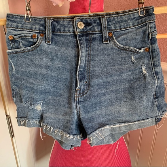 👗Abercrombie Denim Distressed Shorts, 27”, size 4 - Picture 2 of 6